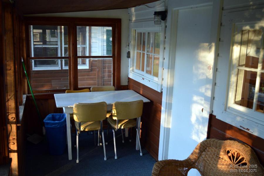 Edgewater Inn & Cottages Ийгъл Ривър Стая снимка